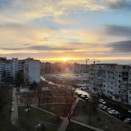 Cozy Apartment With Balcony On The Black Sea- Part Of The Family 'Vicki Apart Varna Ngoại thất bức ảnh