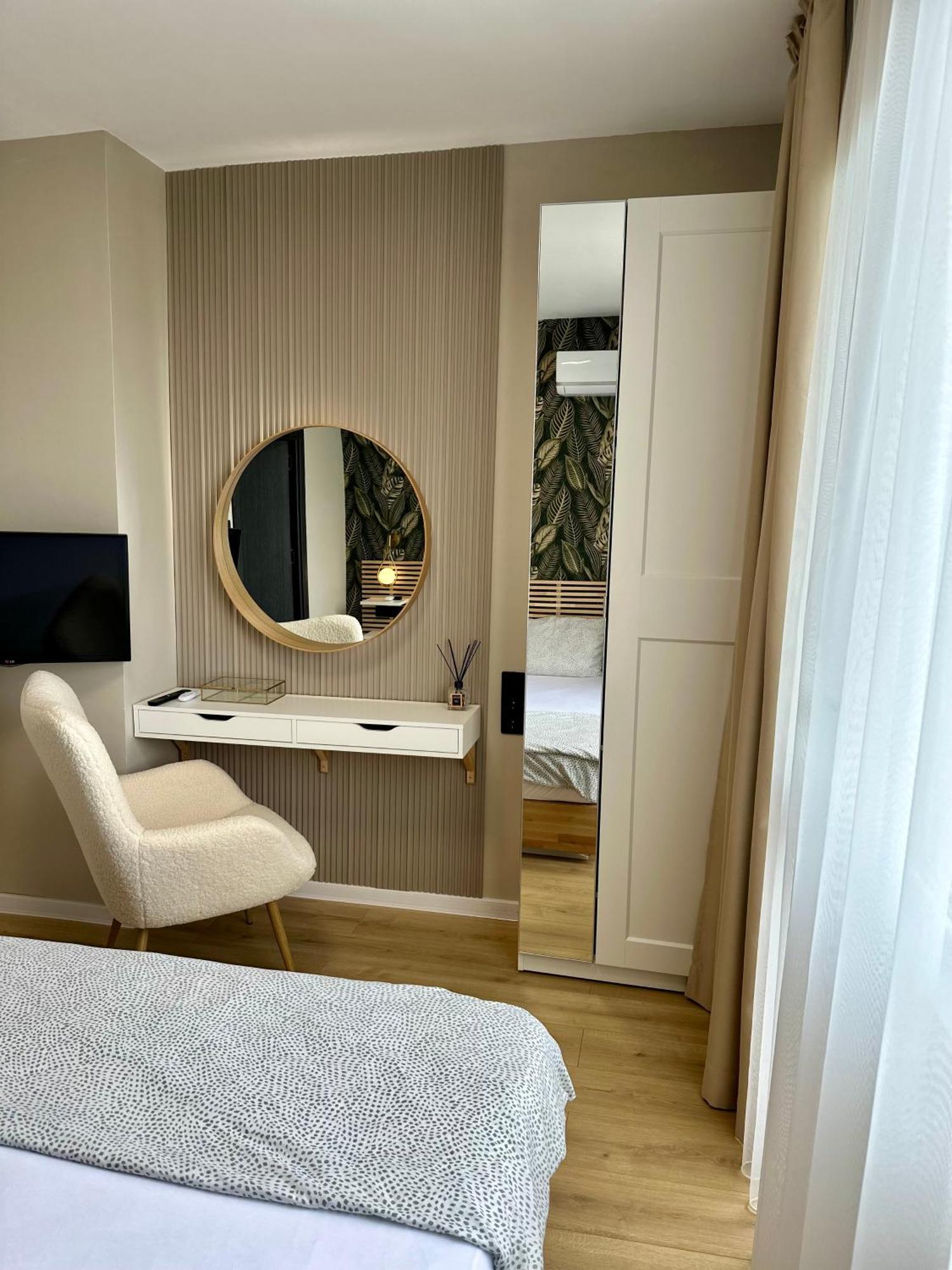 Cozy Apartment With Balcony On The Black Sea- Part Of The Family 'Vicki Apart Varna Ngoại thất bức ảnh